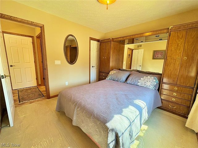 6340 Mallard Creek Run, Lorain, OH 44053