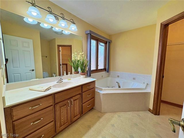 6340 Mallard Creek Run, Lorain, OH 44053