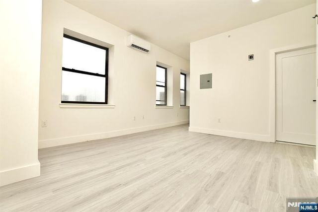 536-540 Central Avenue 503, Newark, NJ 07107
