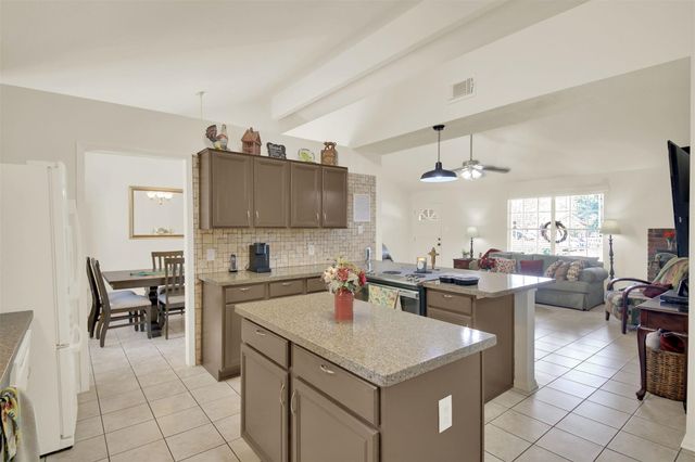 107 Taylor DR, Spicewood, TX 78669