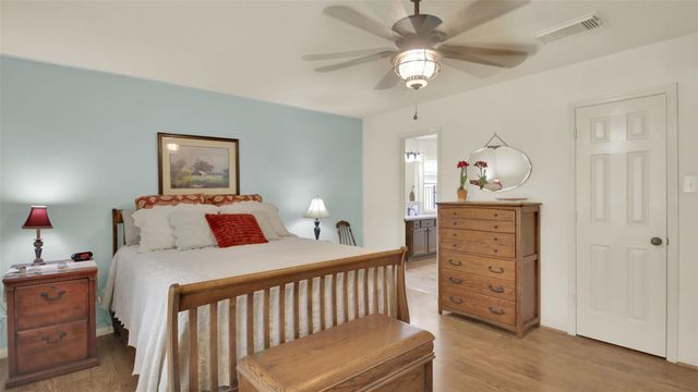 107 Taylor DR, Spicewood, TX 78669