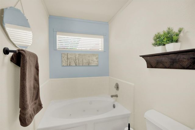 107 Taylor DR, Spicewood, TX 78669
