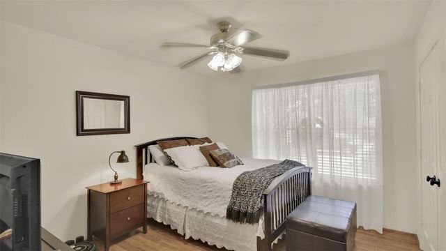 107 Taylor DR, Spicewood, TX 78669