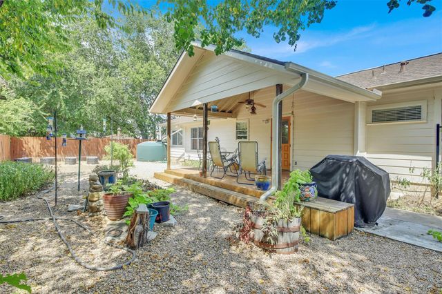 107 Taylor DR, Spicewood, TX 78669