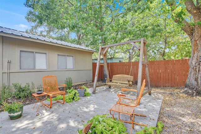 107 Taylor DR, Spicewood, TX 78669