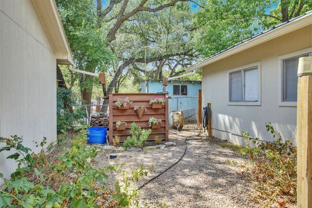 107 Taylor DR, Spicewood, TX 78669