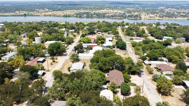 107 Taylor DR, Spicewood, TX 78669