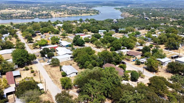 107 Taylor DR, Spicewood, TX 78669