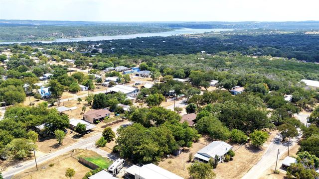 107 Taylor DR, Spicewood, TX 78669