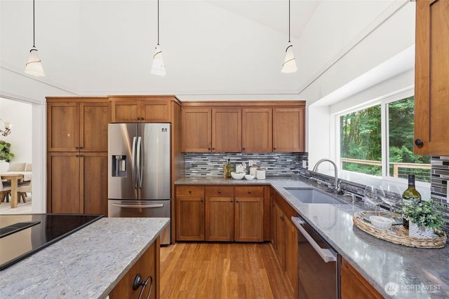 1827 218th Place NE, Sammamish, WA 98074