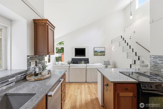 1827 218th Place NE, Sammamish, WA 98074