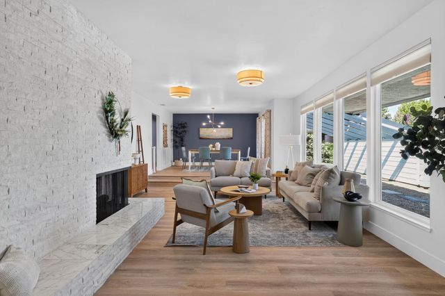 3961 American River Dr, Sacramento, CA 95864