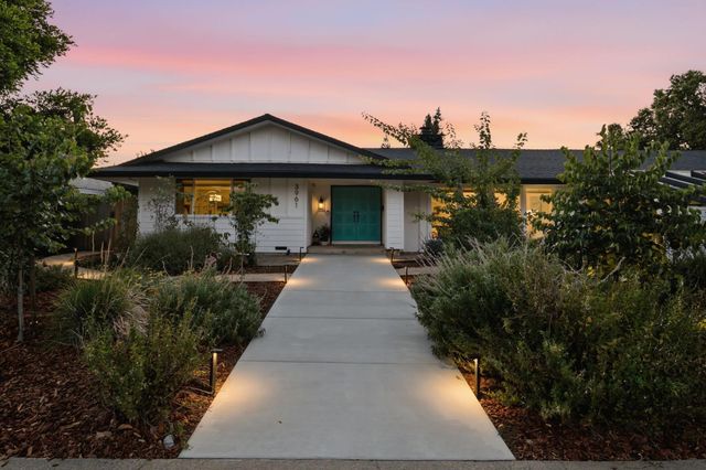 3961 American River Dr, Sacramento, CA 95864