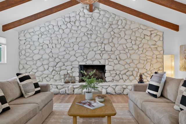 3961 American River Dr, Sacramento, CA 95864