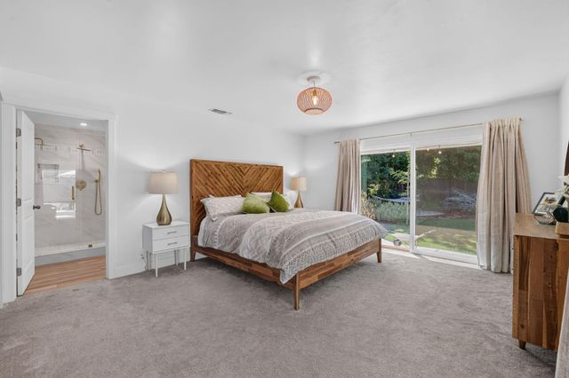 3961 American River Dr, Sacramento, CA 95864