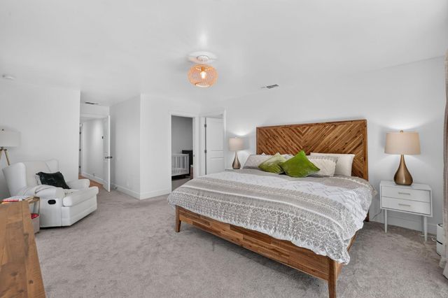 3961 American River Dr, Sacramento, CA 95864