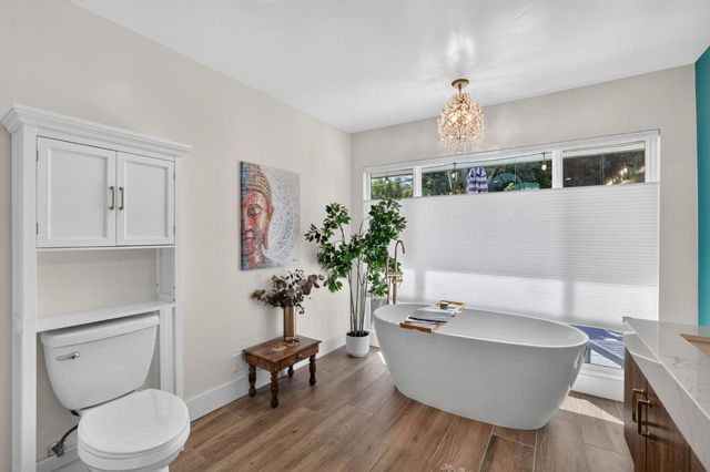 3961 American River Dr, Sacramento, CA 95864