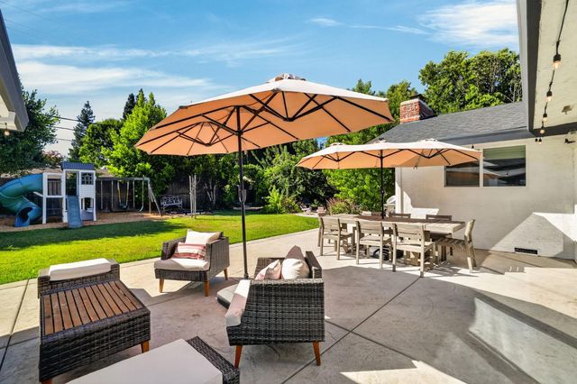 3961 American River Dr, Sacramento, CA 95864