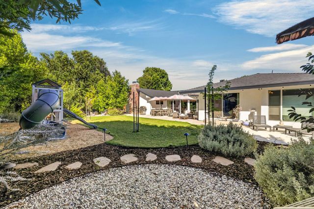 3961 American River Dr, Sacramento, CA 95864