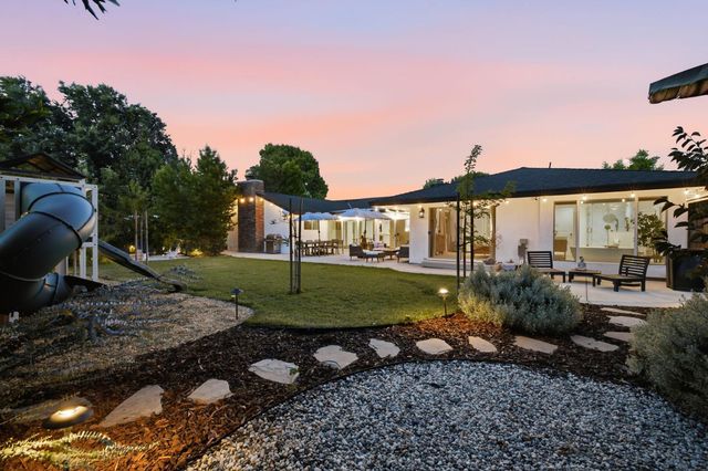 3961 American River Dr, Sacramento, CA 95864