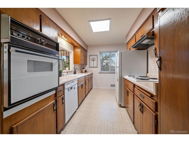 5005 W Lakeridge Rd, Denver, CO 80219