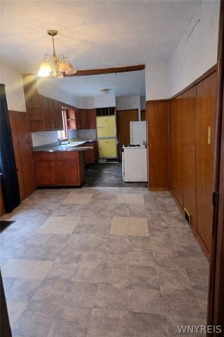 894 Prospect Avenue, Buffalo, NY 14213