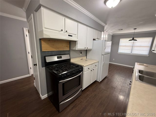 706 W Bushyhead, Nowata, OK 74048