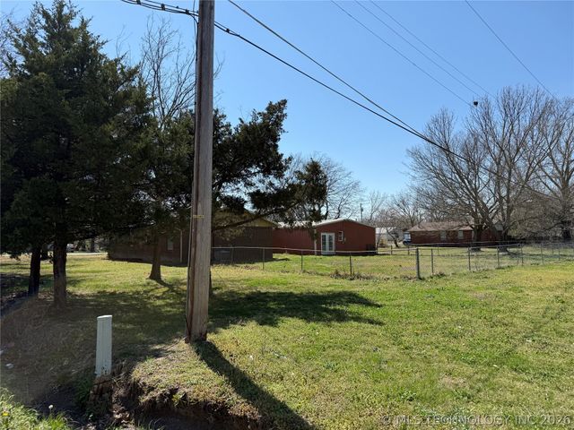 706 W Bushyhead, Nowata, OK 74048