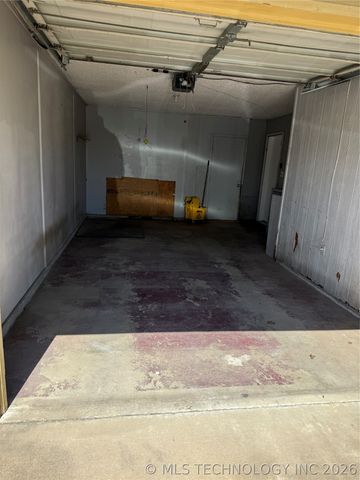 706 W Bushyhead, Nowata, OK 74048