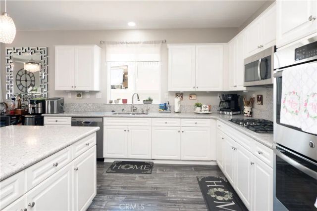 862 Corisante Court, Perris, CA 92571