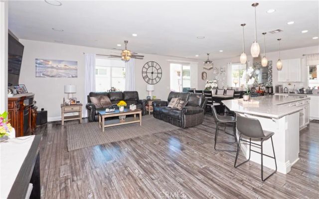862 Corisante Court, Perris, CA 92571