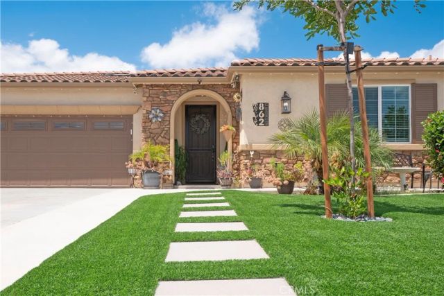 862 Corisante Court, Perris, CA 92571