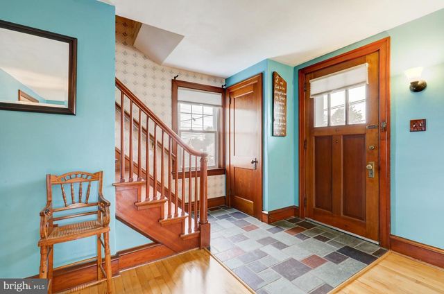 15 N CUSTER AVE, New Holland, PA 17557