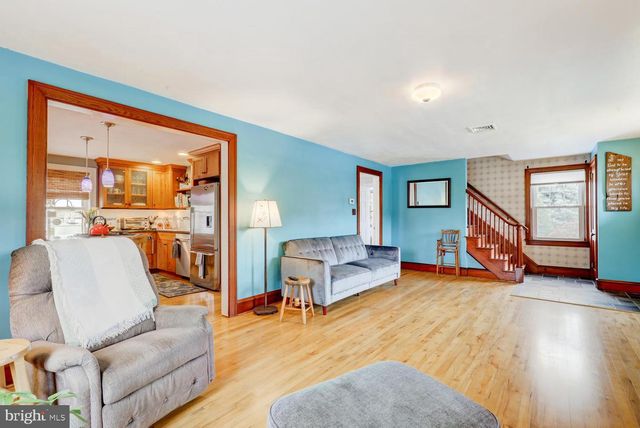 15 N CUSTER AVE, New Holland, PA 17557