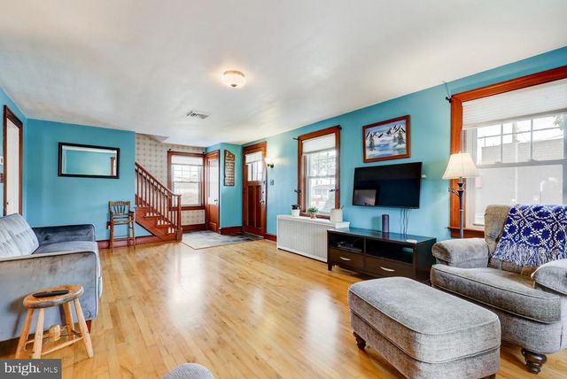 15 N CUSTER AVE, New Holland, PA 17557