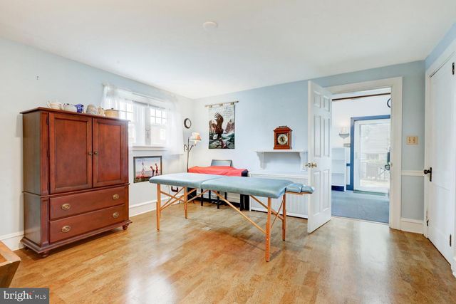 15 N CUSTER AVE, New Holland, PA 17557