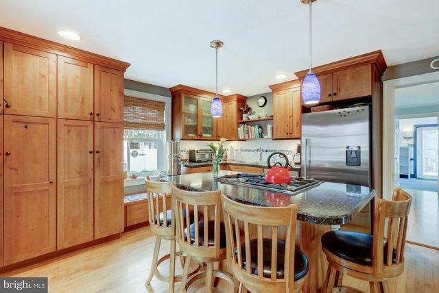 15 N CUSTER AVE, New Holland, PA 17557