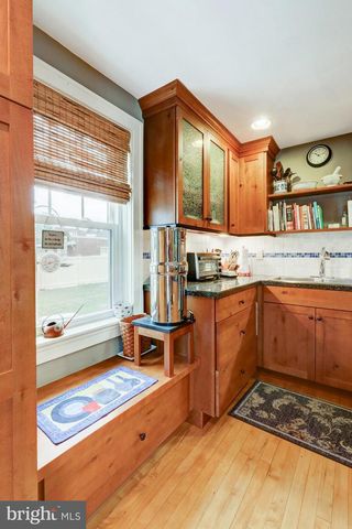 15 N CUSTER AVE, New Holland, PA 17557