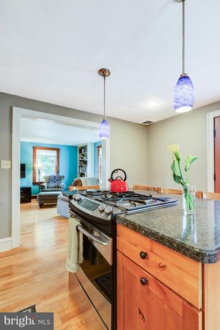 15 N CUSTER AVE, New Holland, PA 17557