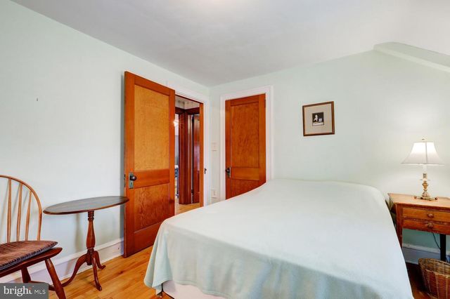15 N CUSTER AVE, New Holland, PA 17557