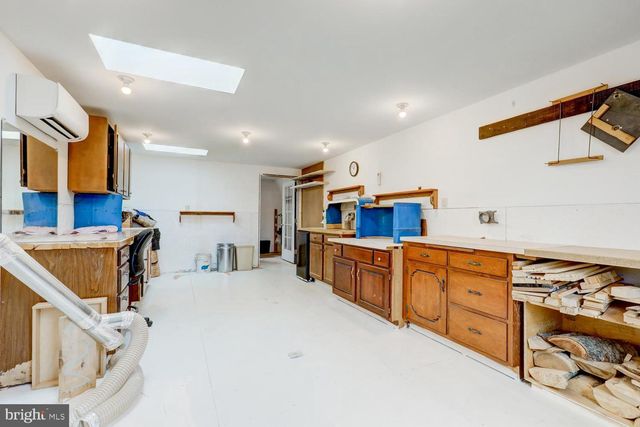 15 N CUSTER AVE, New Holland, PA 17557