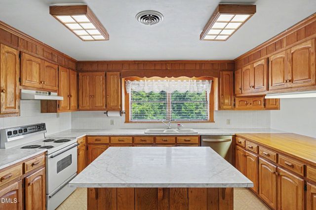 5529 Hollow Hill Road, Liberty, NC 27298