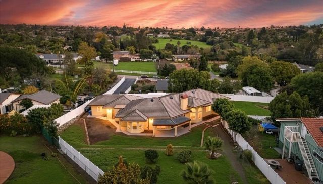 941 Morro Road, Fallbrook, CA 92028