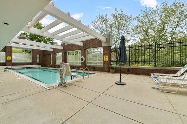 6 Canal Park 605, Cambridge, MA 02141