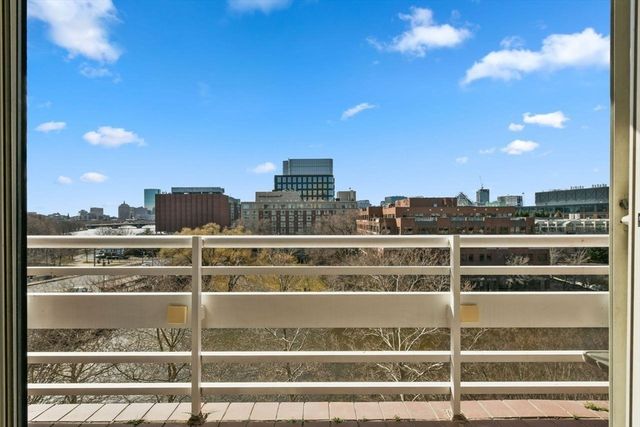 6 Canal Park 605, Cambridge, MA 02141