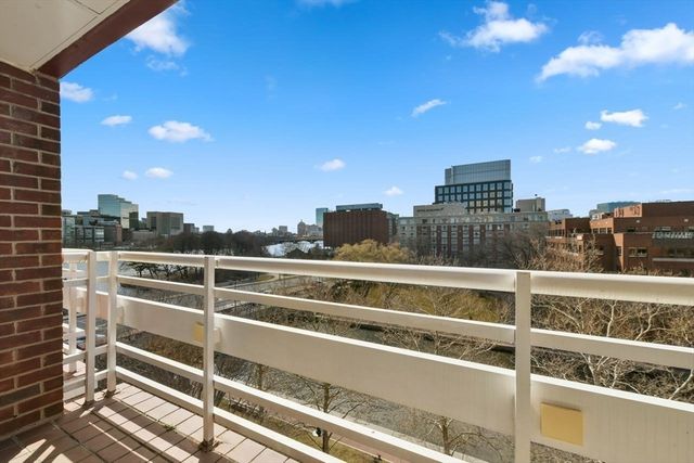 6 Canal Park 605, Cambridge, MA 02141