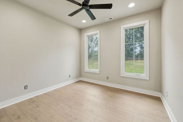 375 Chestnut Oak Avenue, Smithville, TN 37166