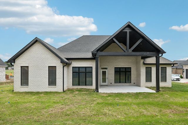 375 Chestnut Oak Avenue, Smithville, TN 37166