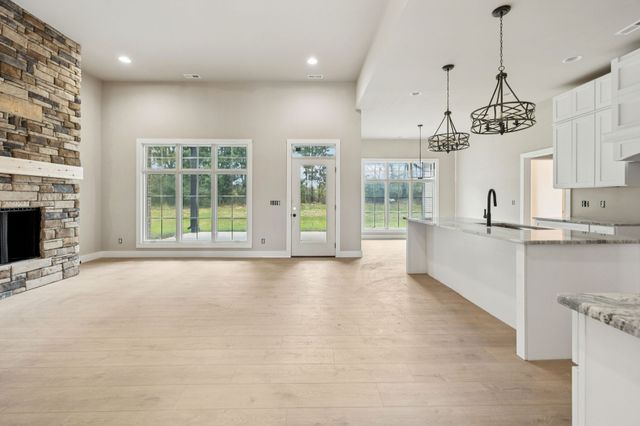 375 Chestnut Oak Avenue, Smithville, TN 37166