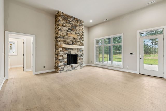375 Chestnut Oak Avenue, Smithville, TN 37166
